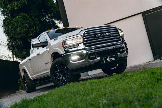 RAM 3500 6.7 I6 TURBO DIESEL LIMITED LONGHORN CD 4X4  AUTOMÁTICO